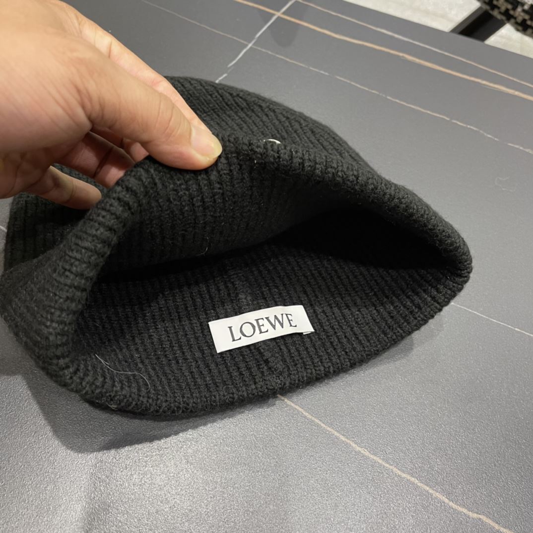 Loewe Caps